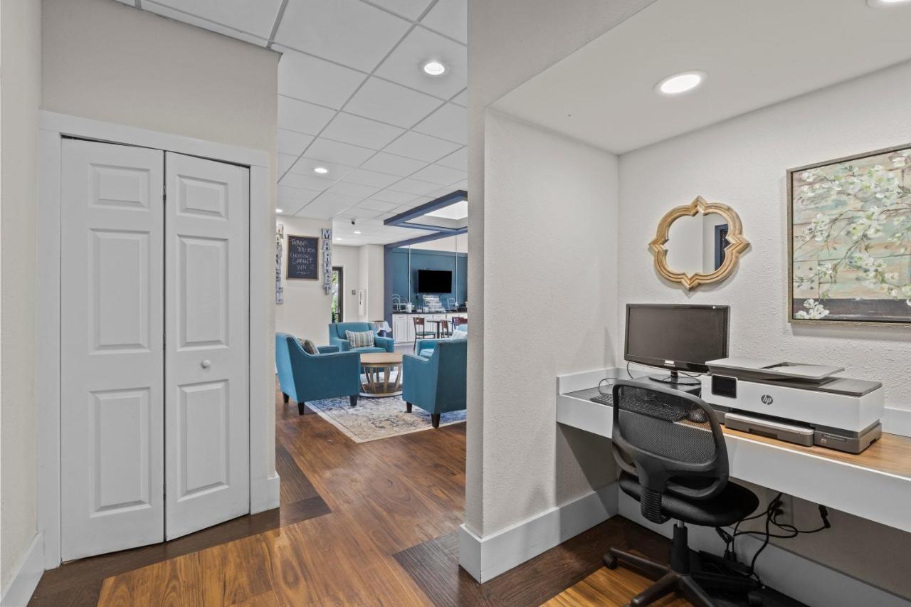 Hotel Garnet & Suites, Near Atlantic Beach 2*
